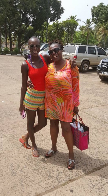 English actress Ellen Thomas, Kadi out and about in Sierra Leone ...
