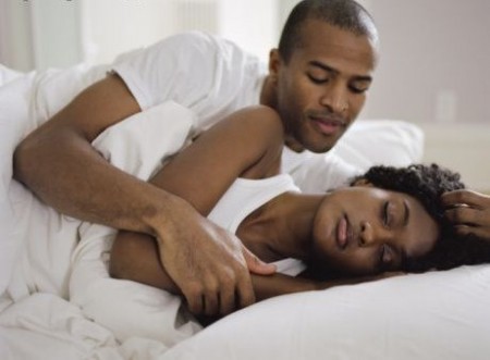 black-couple-in-bed